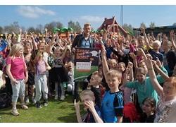 Logo_nog_lokaal_veendam_eindscore_scoor_een_boek_