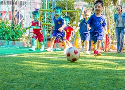 Normal_kinderen_jong_sport_spel